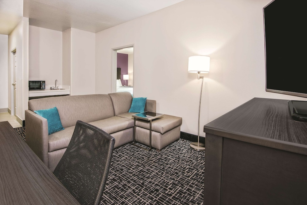 La Quinta Inn & Suites by Wyndham Corpus Christi - Portland 31/43
