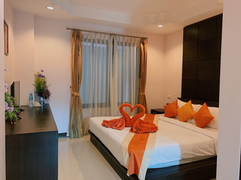 Ice Kamala Beach Hotel 17/65