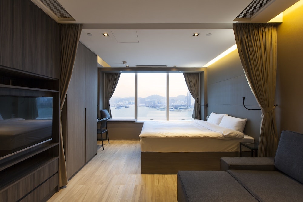 CM+ Hotels and Serviced Apartments 10/44