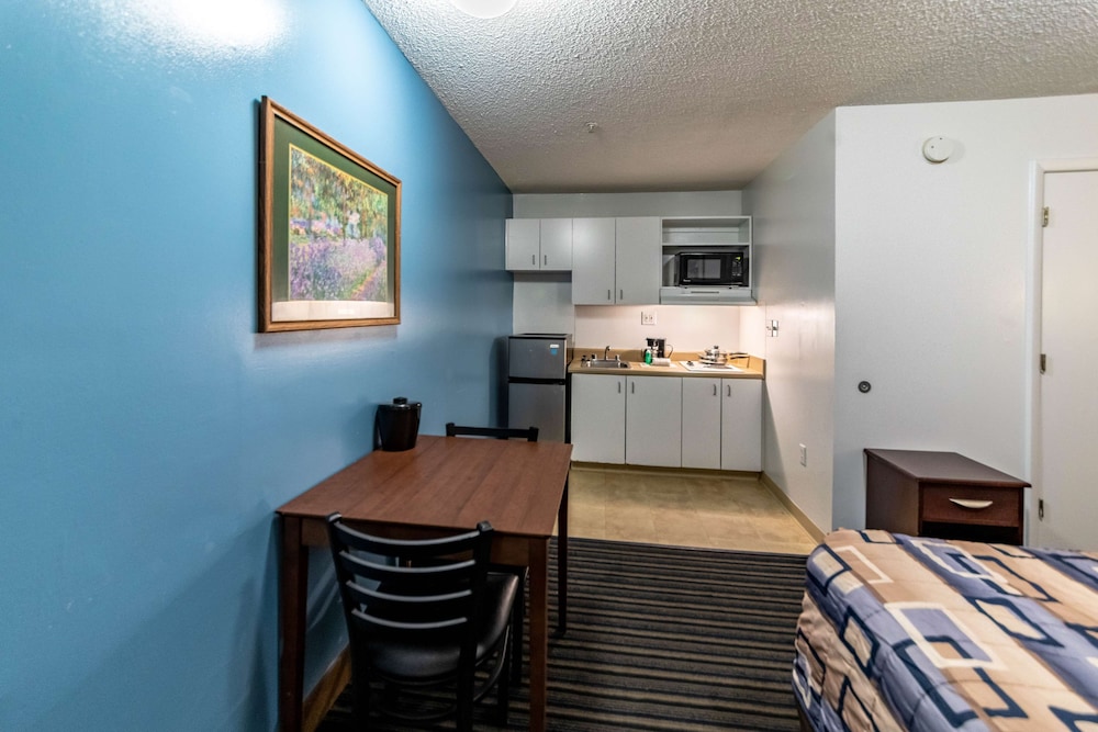 Studio 6 Extended Stay - Greensboro, NC - I-40 34/48