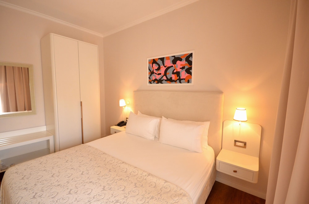 ROOM, DOUBLE BED, BALCONY