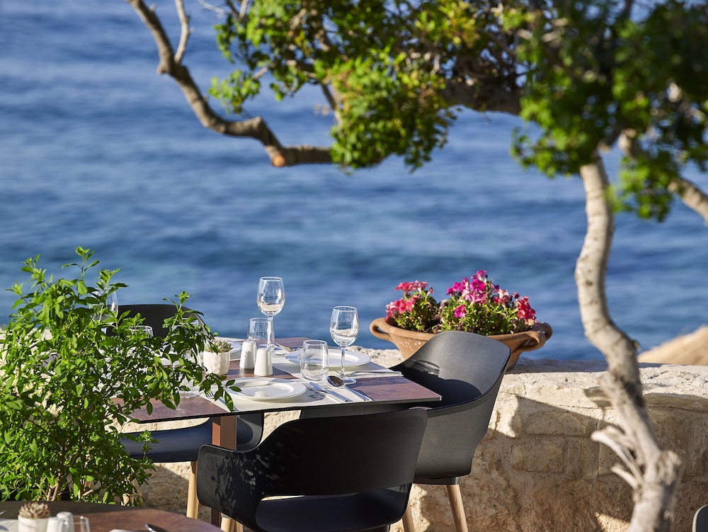 Kakkos Beach Hotel - Adults Only 43/50