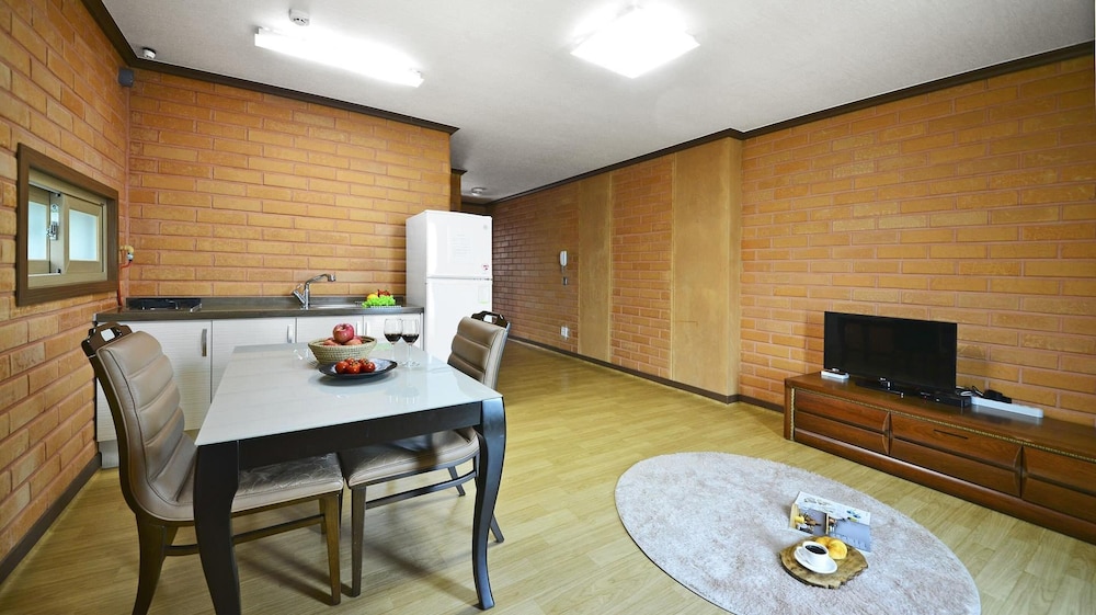 Yeosu Hwangto Pension 38/50