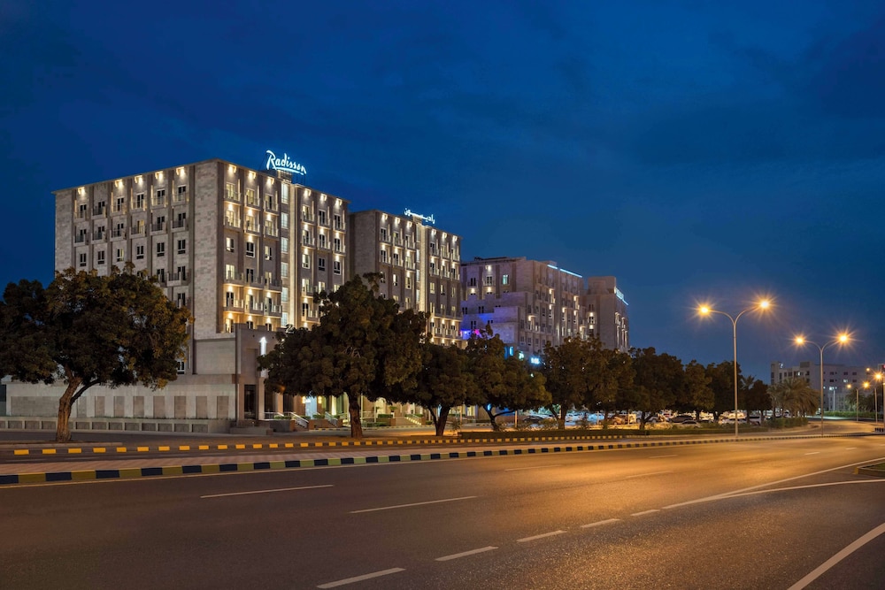 Radisson Hotel Muscat Panorama 66/70