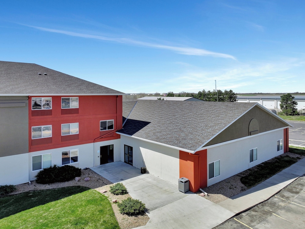 Holiday Inn Express Hotel Suites Beatrice 7/76