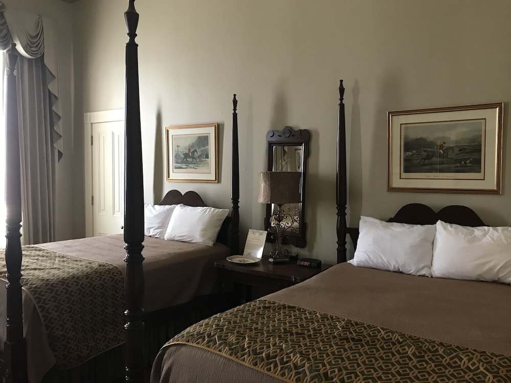The Guest House Historic Mansion 16/73