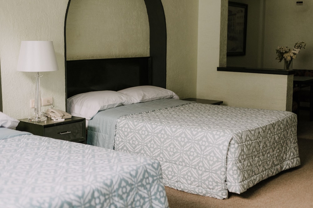 Hotel Leon 8/57