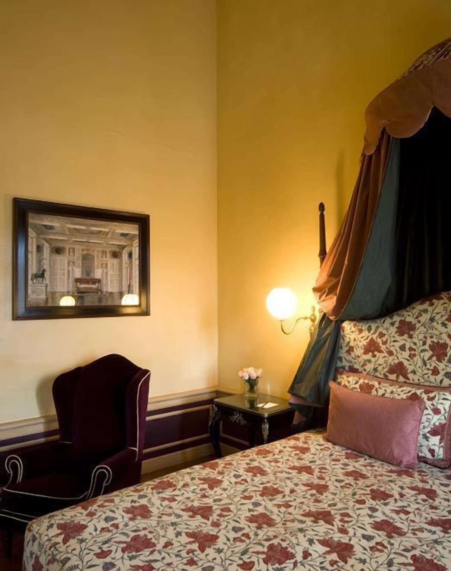 ROOM, SINGLE