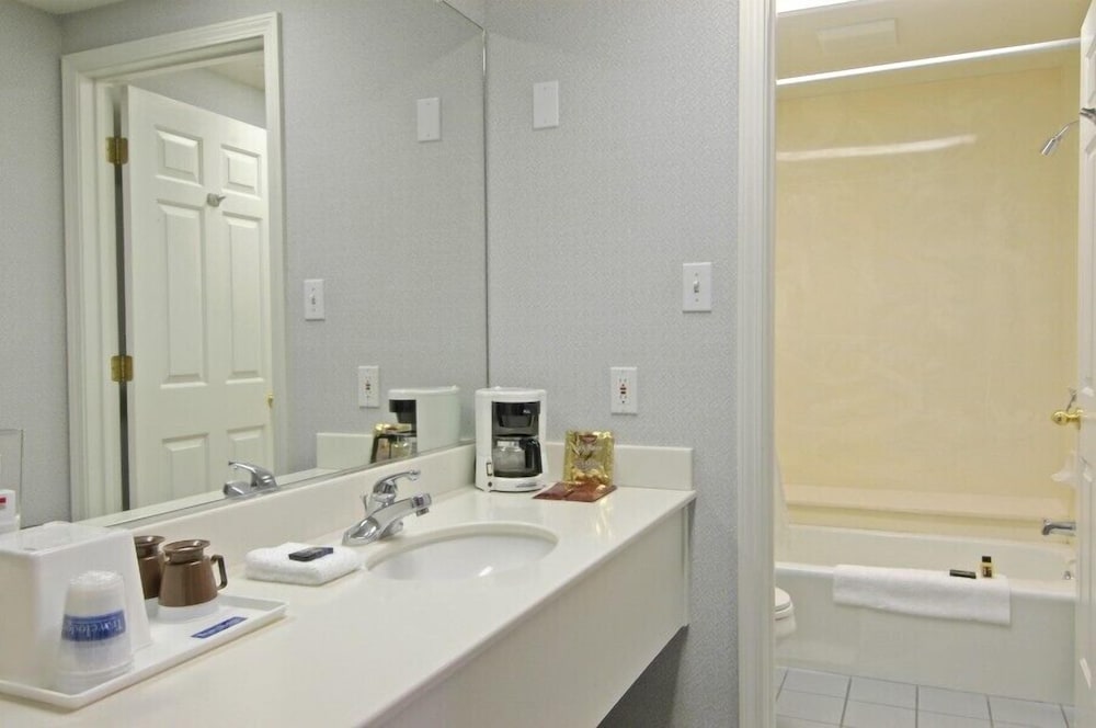 Travelodge by Wyndham Redding CA 10/25