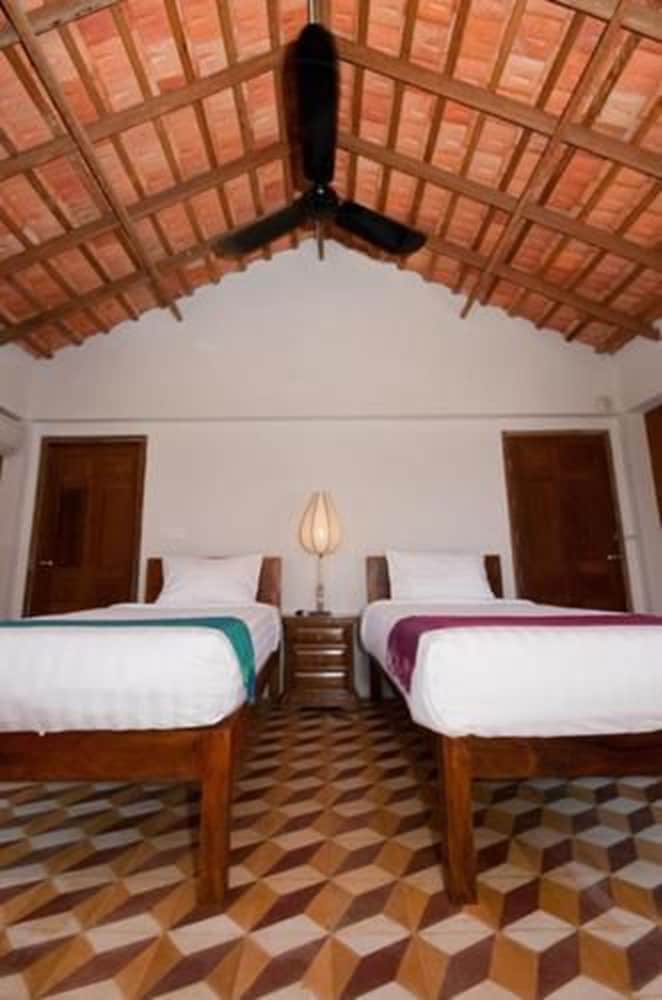 Bambu Hotel 36/53