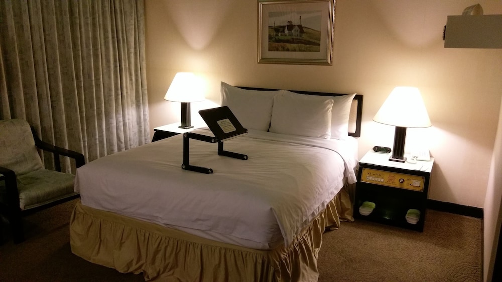 Premier Hotel 4/28