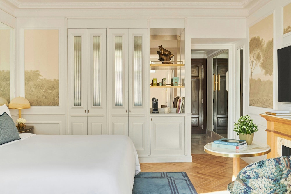 CORTES, PREMIUM, KING BED, WITH VIEW