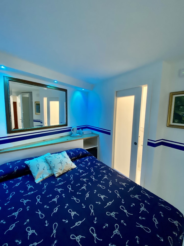 Giovanni Rooms Manarola 27/49