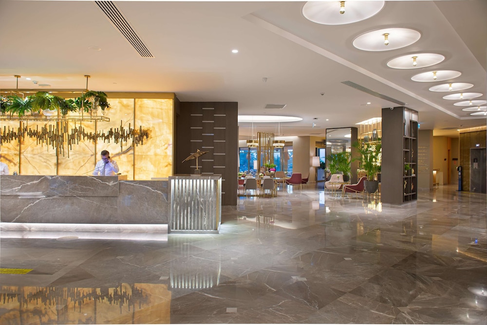 Miramare Beach Hotel 6/50