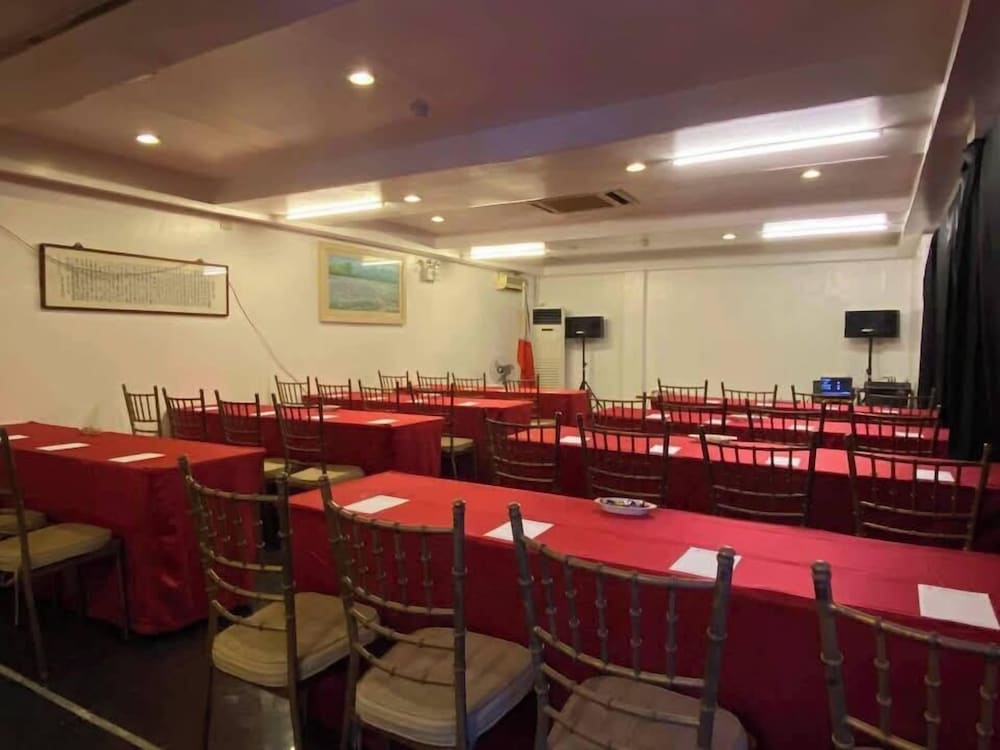 Bayfront Hotel Subic 39/41