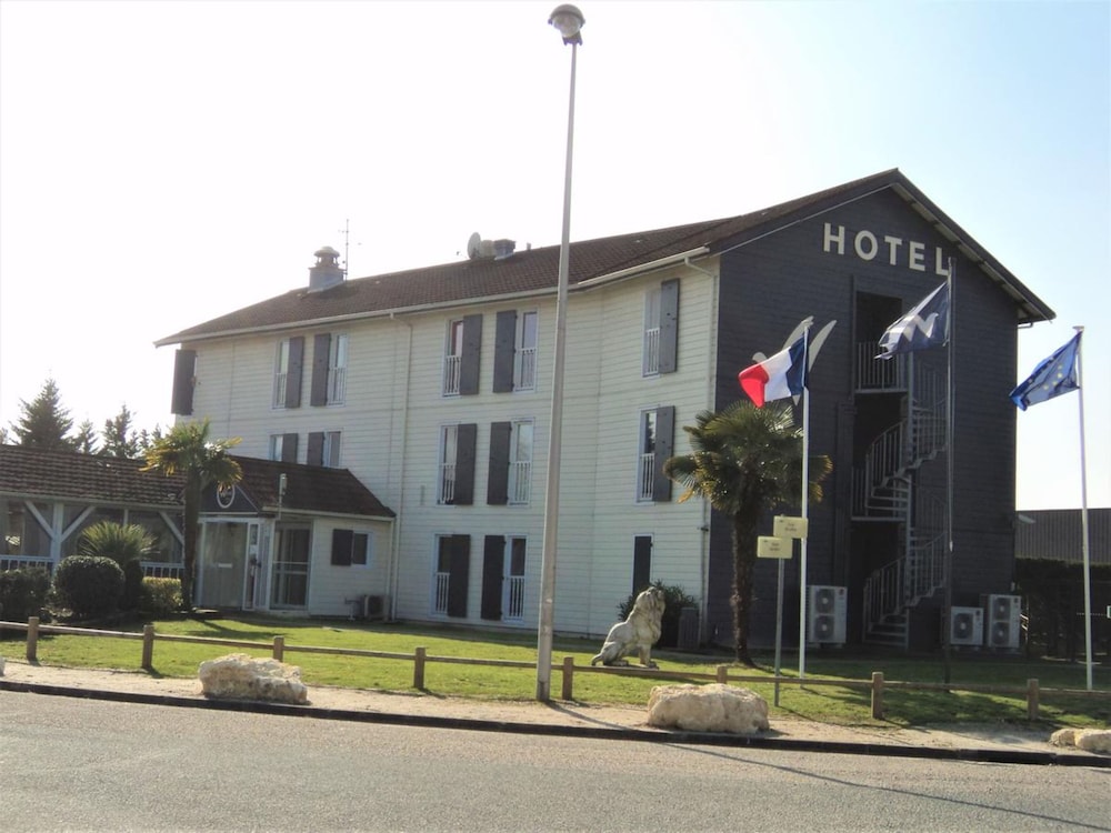 Hotel Wood Inn Merignac 4/52
