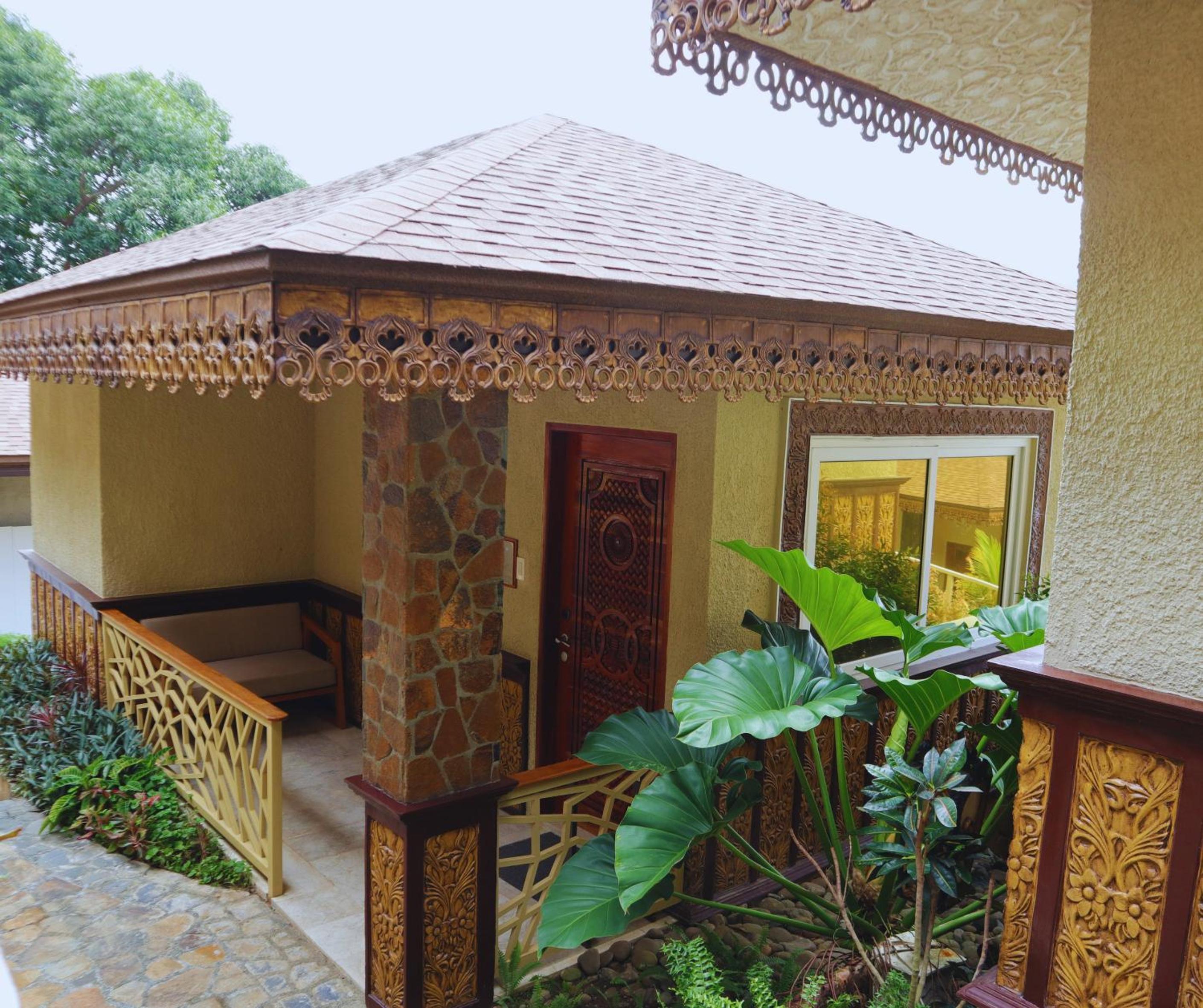 Rancho Bernardo Luxury Villas and Resort in BAGAC
