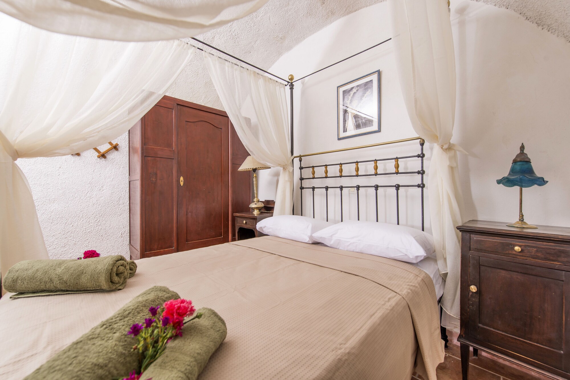 2 Bedrooms, House, Queen Bed, Sofa