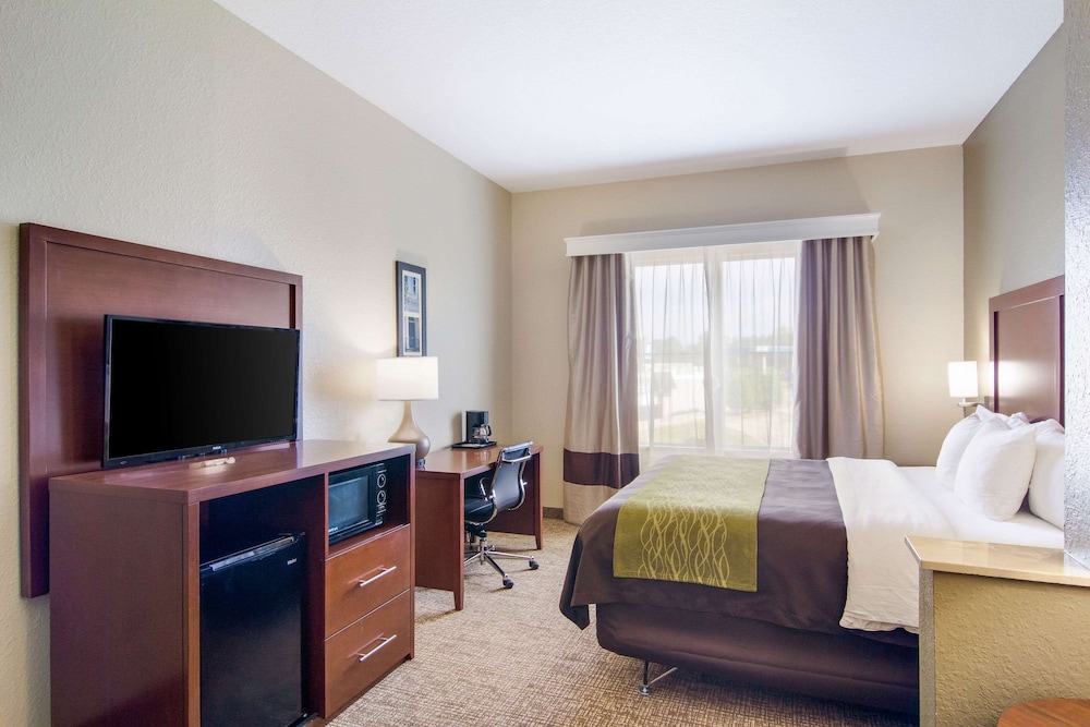 Comfort Inn Blackshear Hwy 84 10/25
