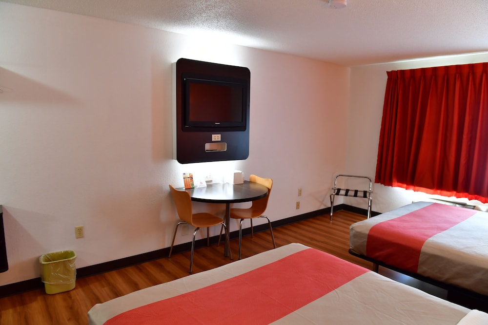Motel6 Lincoln, NE 14/50