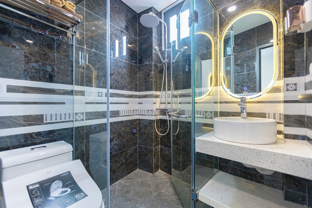 LUMI Hotel & Apartment 36/42