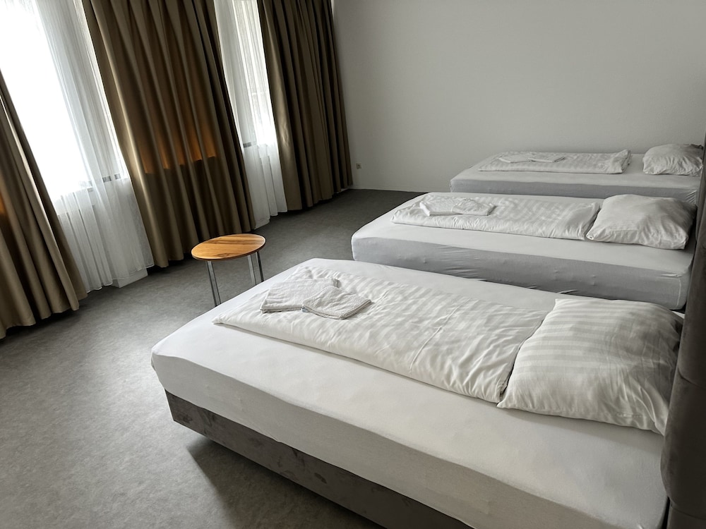 Hotel Bayrischer Hof 10/50