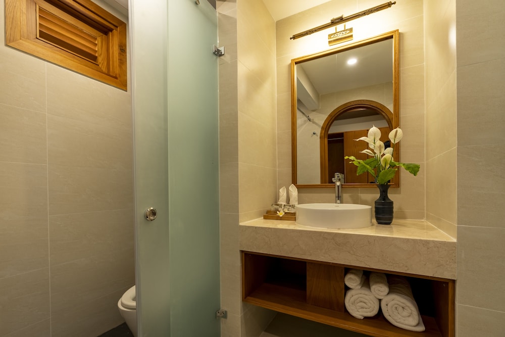 Aroma Beach Resort & Spa 50/50