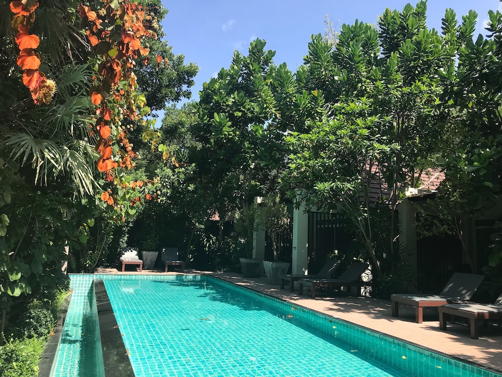 Baan Klang Aow Beach Resort 59/66