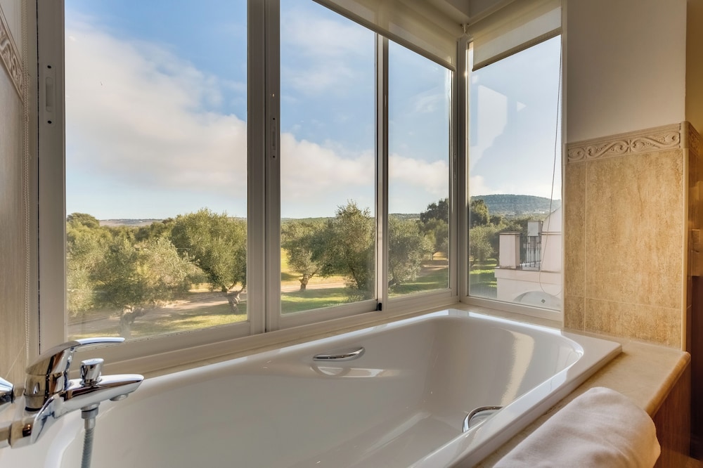 HOTEL ARCOS GARDENS GOLF CLUB & COUNTRY ESTATE 24/50