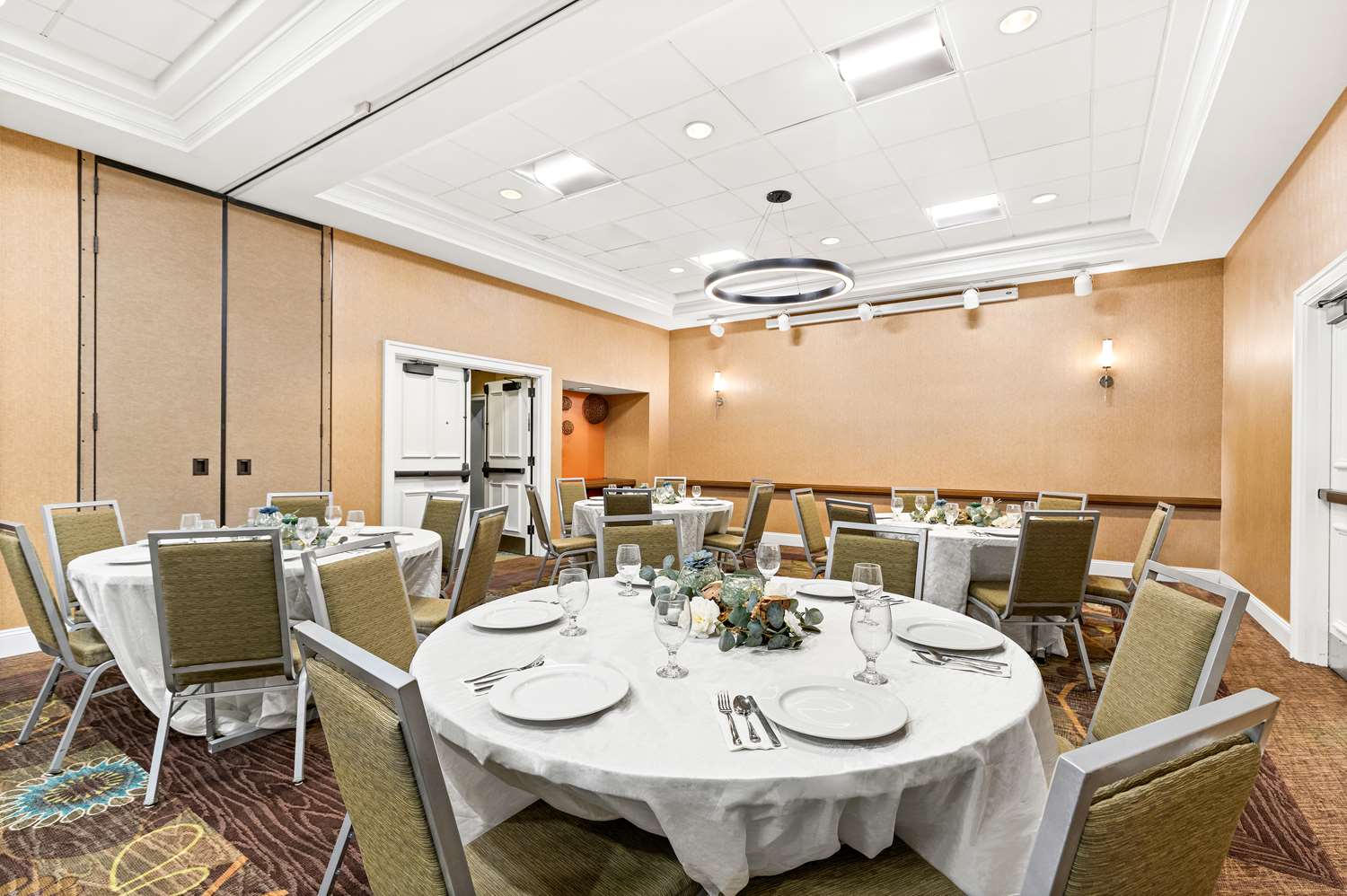 Sonesta Anaheim Resort Area 40/47