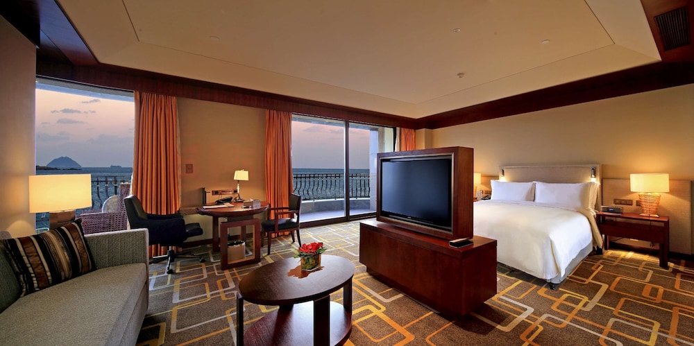 Hilton Qingdao Golden Beach 35/58
