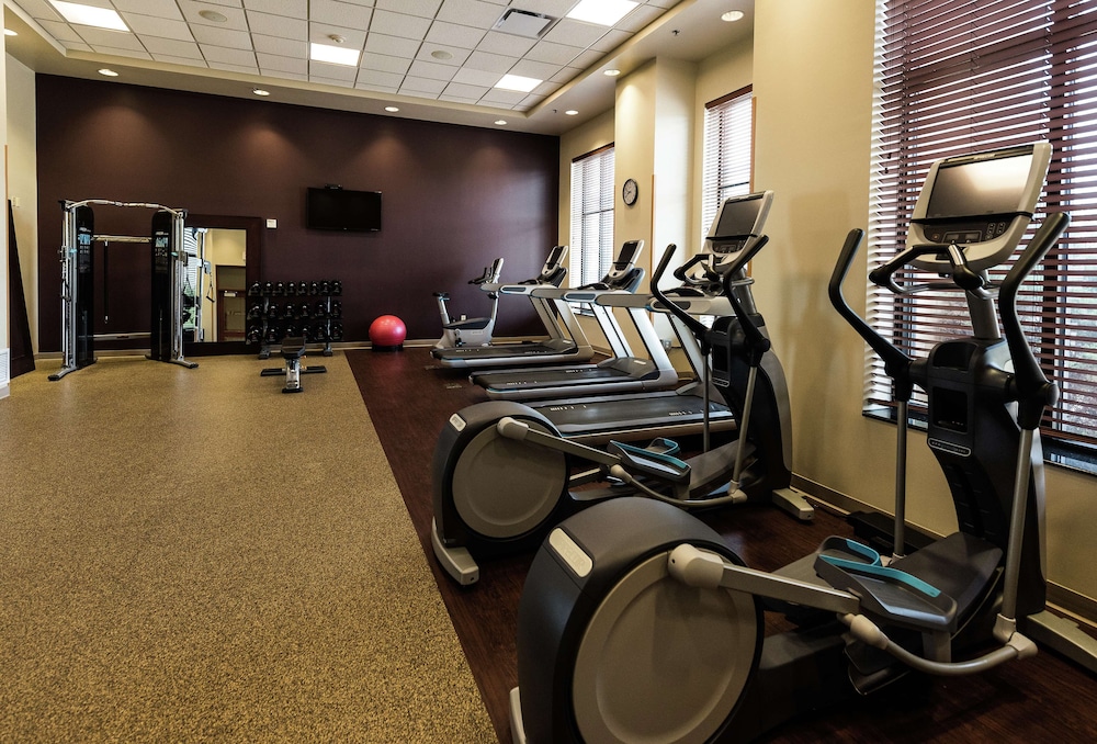 Embassy Suites by Hilton Minneapolis North 33/72