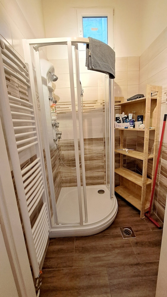 Gaia Hostel 30/50