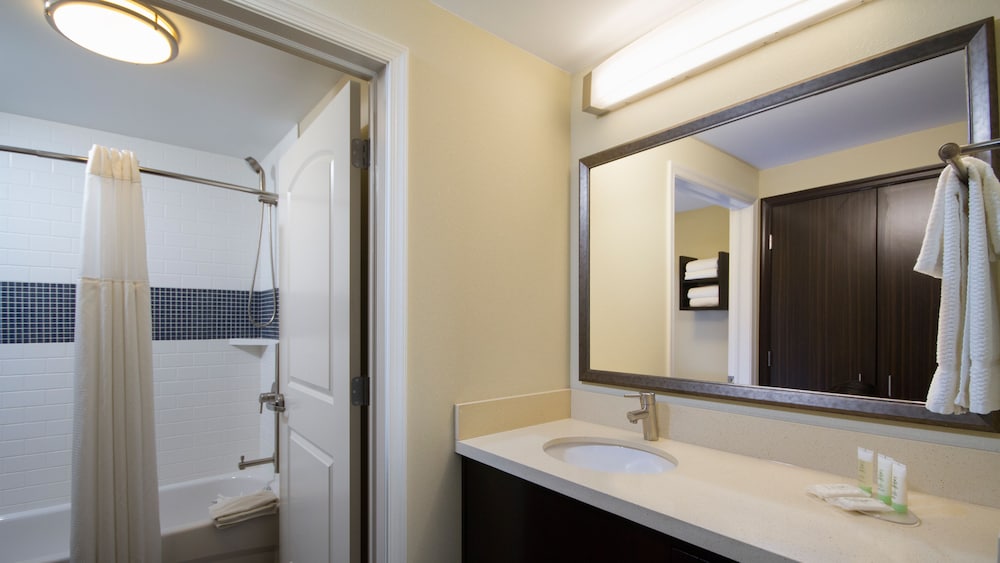 STAYBRIDGE SUITES BUFFALO-AMHERST 15/52