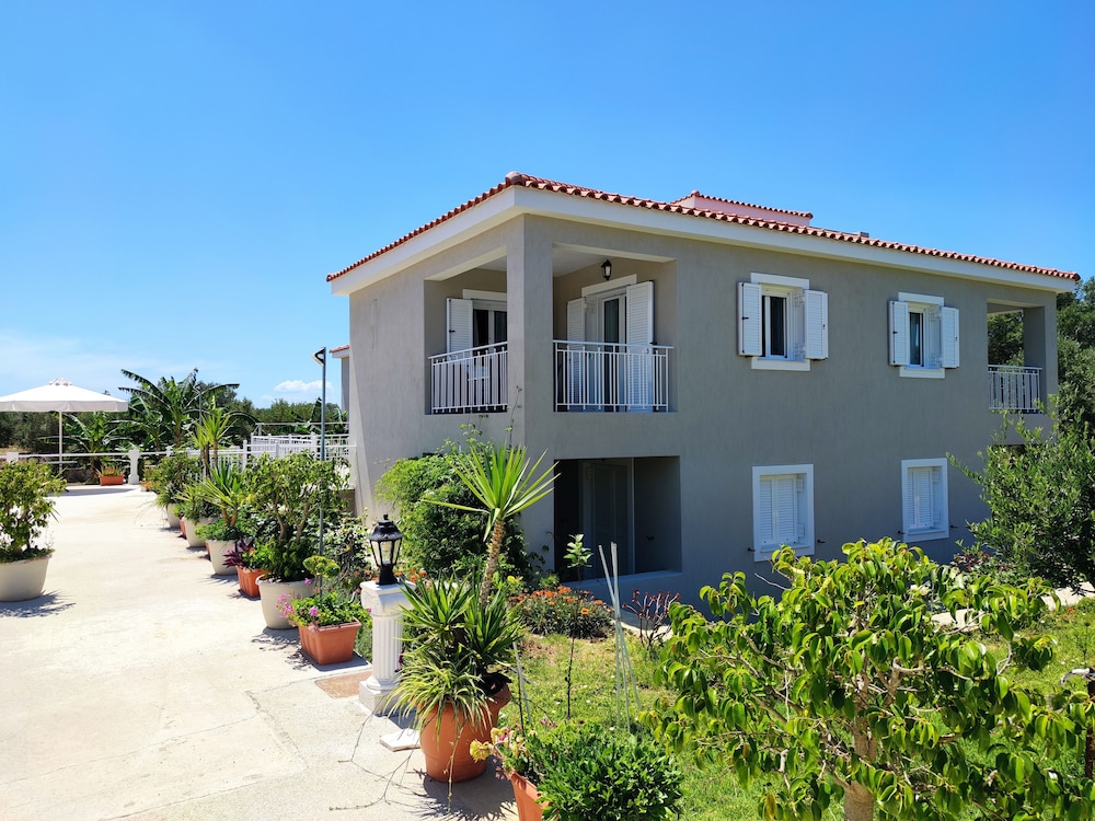 Casa de Rosa Apartments 8/68