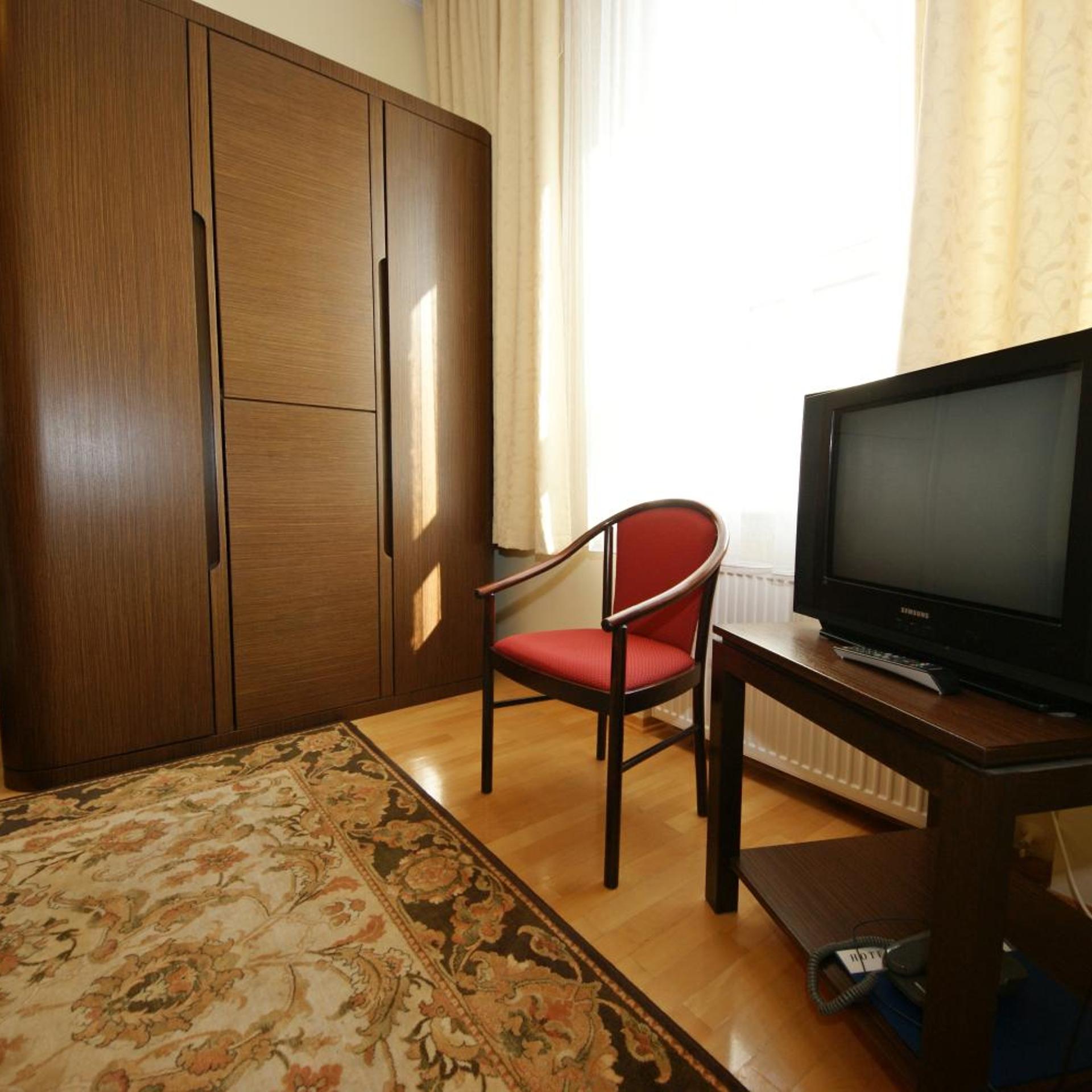 Zamkowy 33/50