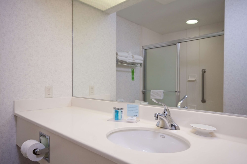 Hampton Inn Buffalo South I 90 14/51