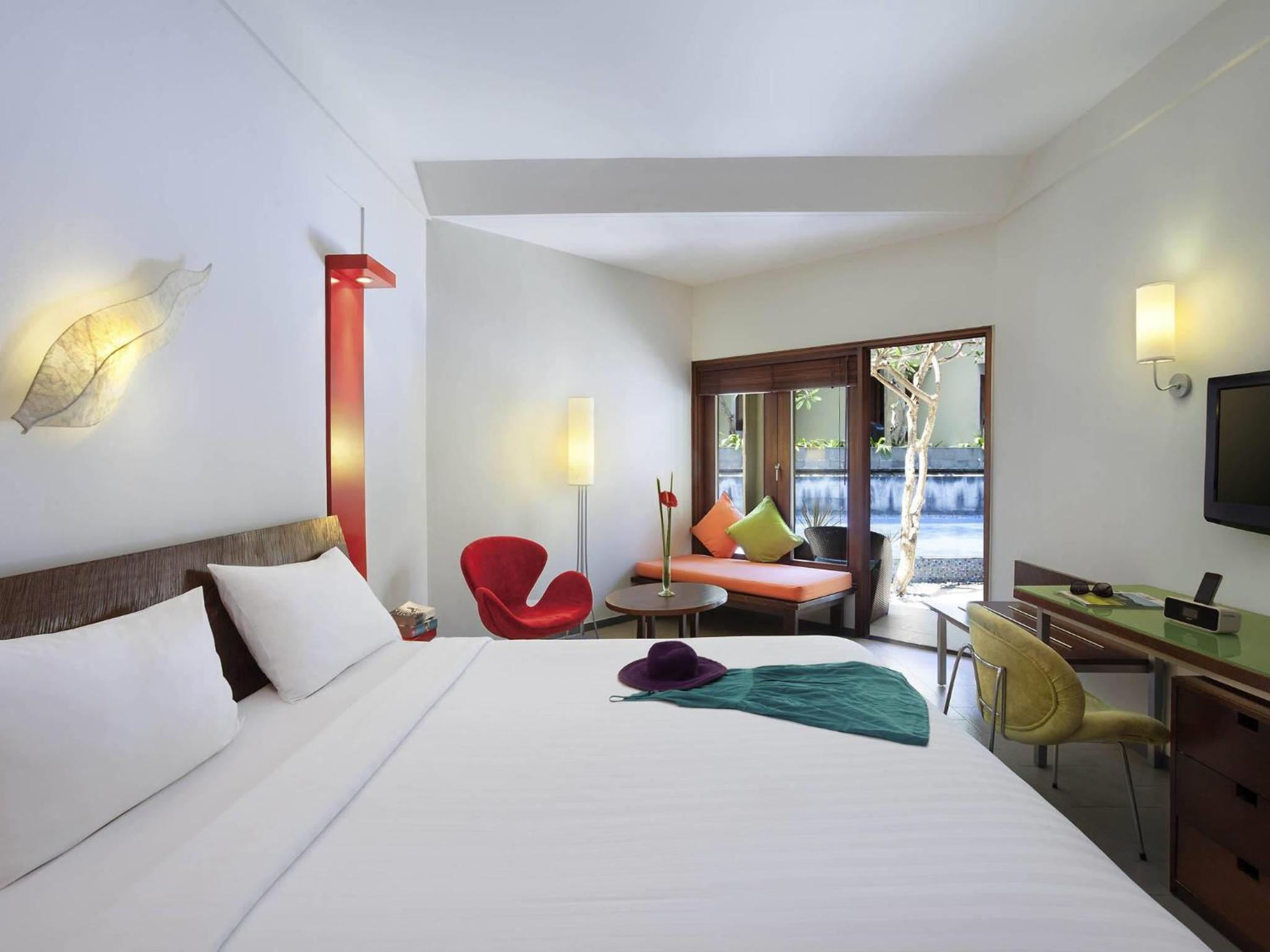 Tribe, King Bed