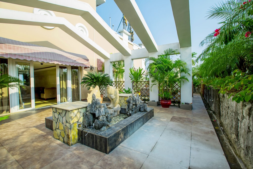 Louis Hotel Zhongshan 5/40