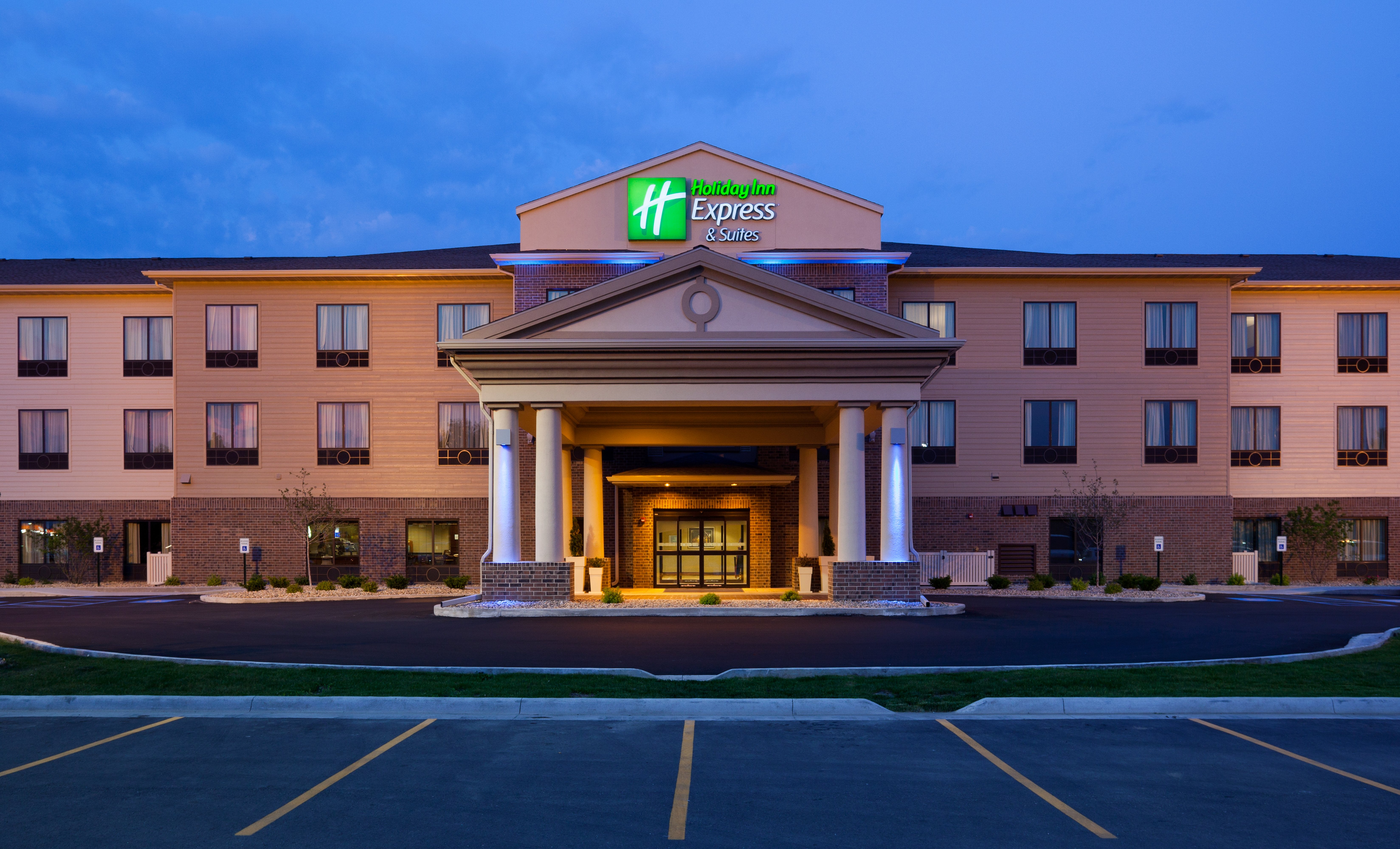 Holiday Inn Express Hotel And Suites Mason City 4/76