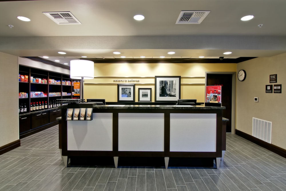 Hampton Inn Suites Bellevue Downtown Seattle Wa 10/53