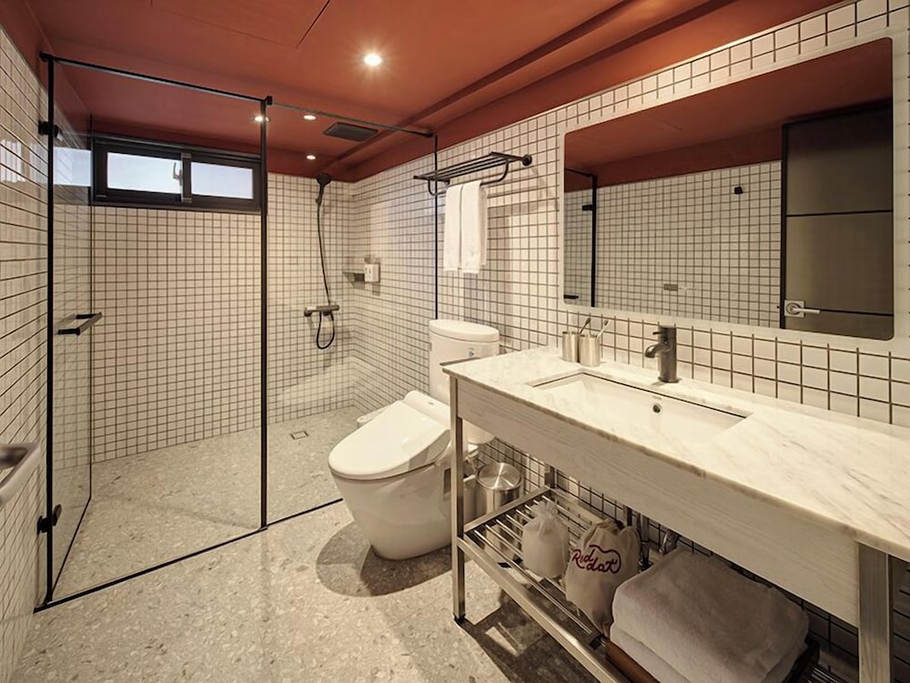 RedDot Hotel 47/50