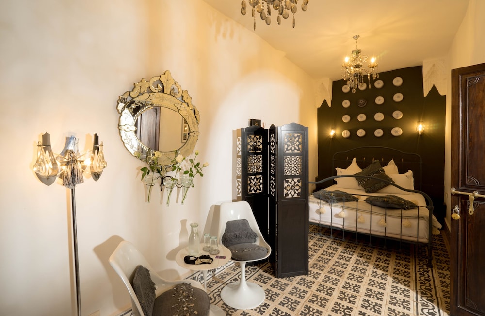 Riad Houdou 49/77