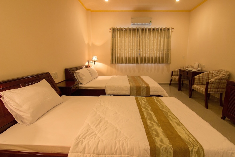 Nhat Ha Hotel 6/21