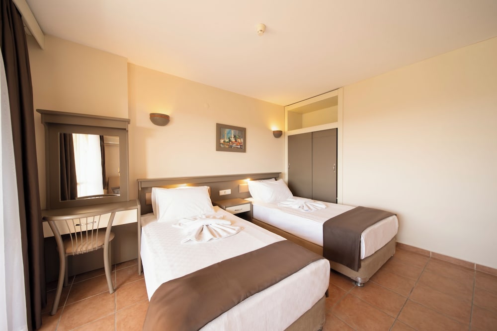 Hotel Esra And Family Suites 17/38