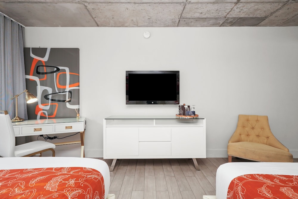 Riviera Suites South Beach 31/65