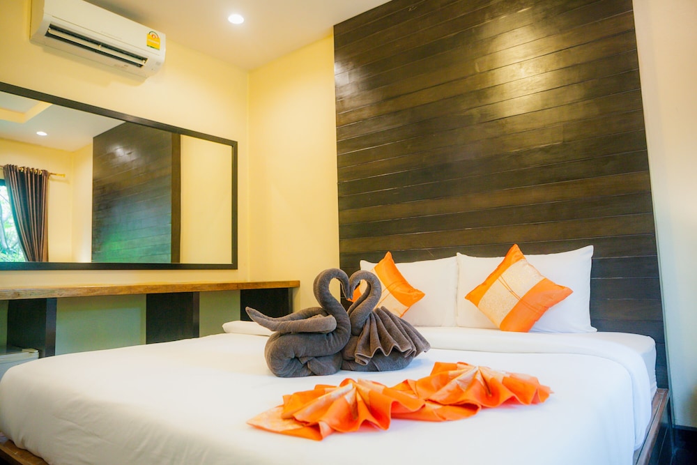 DELUXE, DOUBLE BED