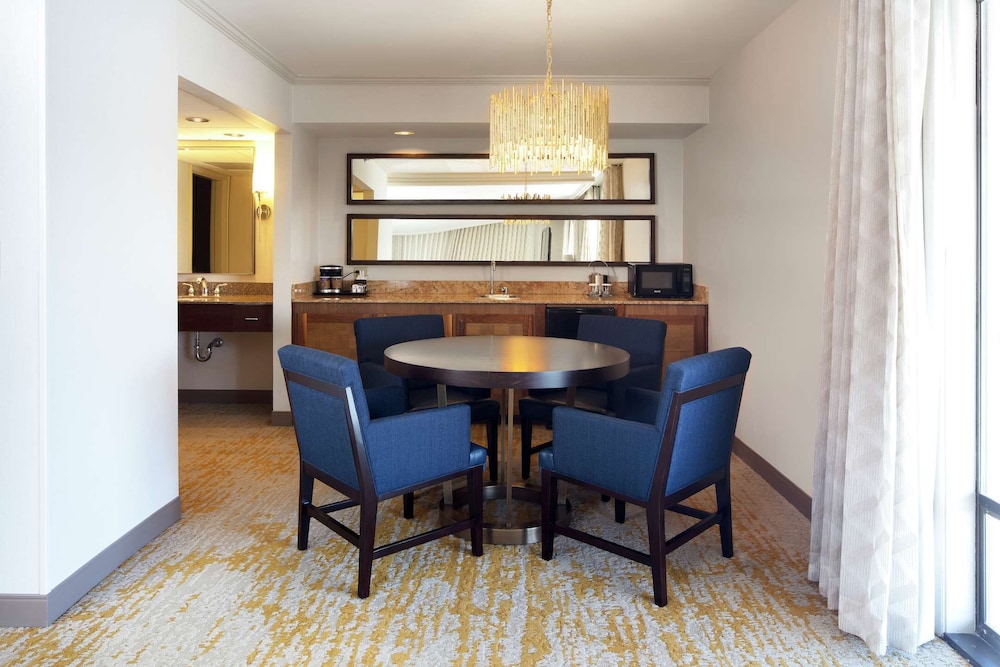 DoubleTree by Hilton Hotel Ontario Airport 46/62