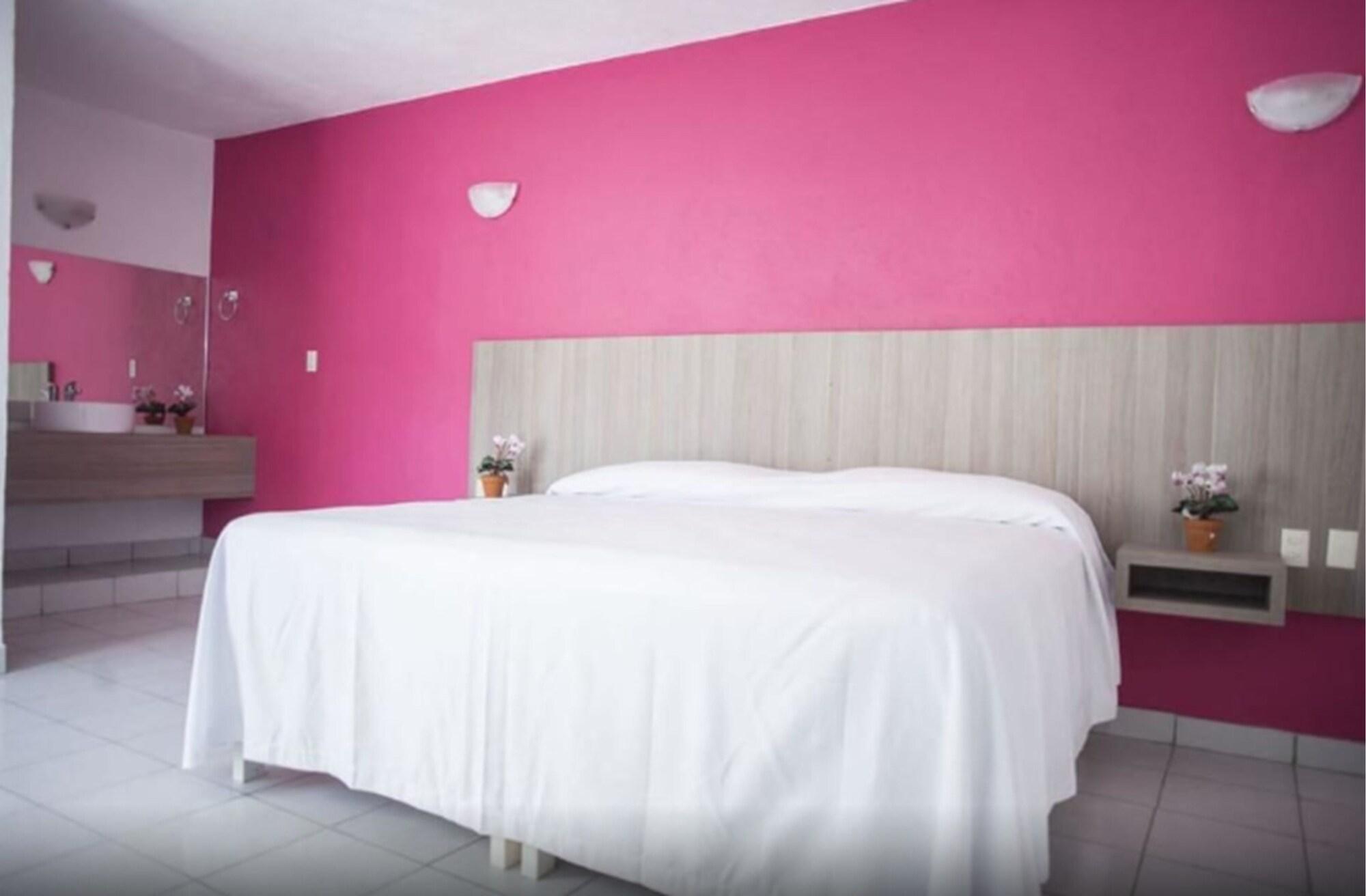 Hotel Santa Cruz Juchitan 15/32