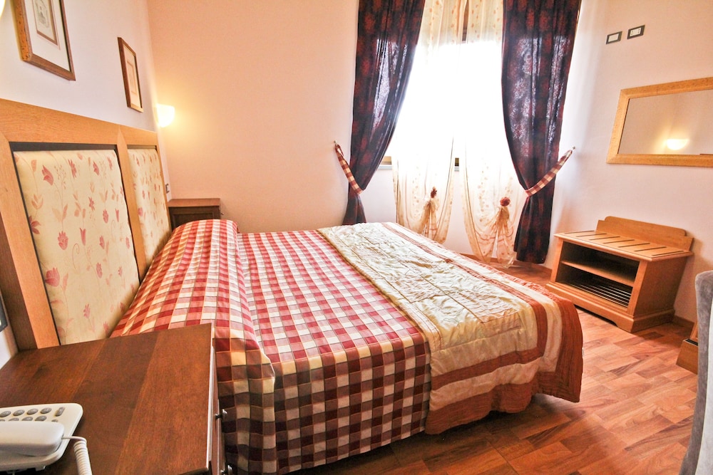 STANDARD, TWIN BEDS